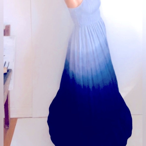 Gorgeous Blue Ombré Madewell Maxi Sundress. Sweetest Ruffle Hemline💙 - Picture 1 of 8